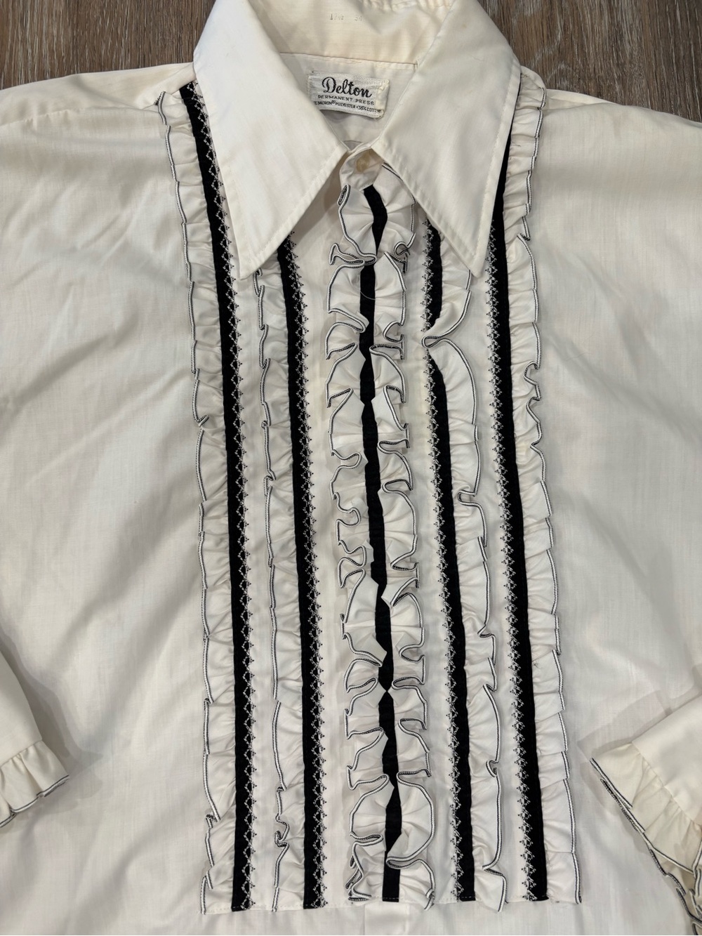 Vintage 70s White Men's Ruffled Front Dress Shirt - Picture 3 of 5